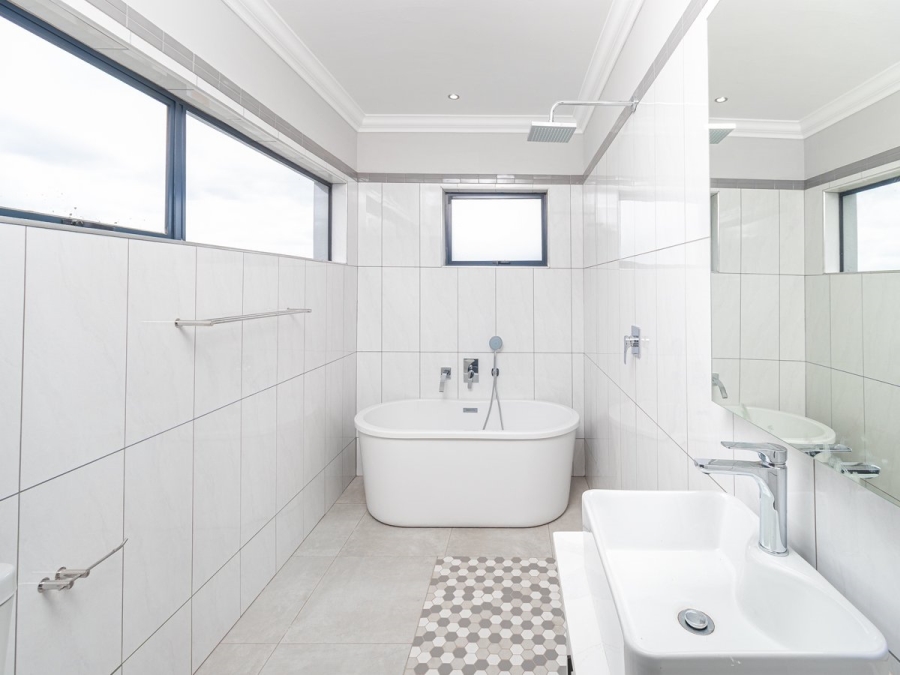 4 Bedroom Property for Sale in Xanadu Eco Park North West